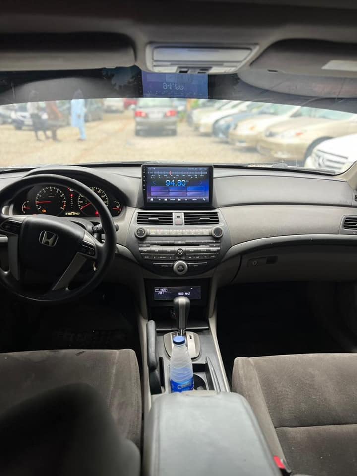 A picture of Belgium escape 2010 2011 Honda Accord 6.5m