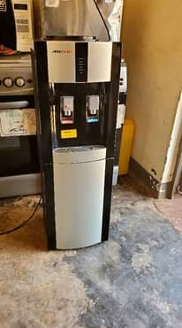 A picture of Mewe still new water dispenser