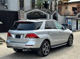 A picture of Mercedes Benz Gle350 Year 2018 Keyless Sensors 360 camera view