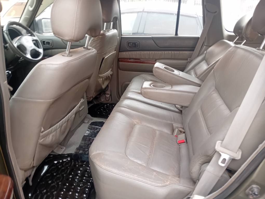 A picture of Nissan patrol manual transmission