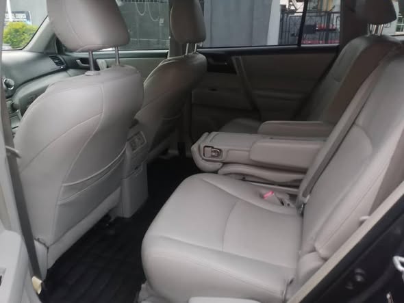 A picture of 2011 Toyota highlander