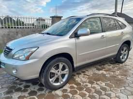 A picture of Lexus RX 400 Hybrid