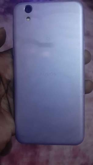 A picture of AQUOS Docomo Ram 3GB Storage 32GB