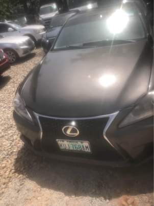 A picture of Lexus is250