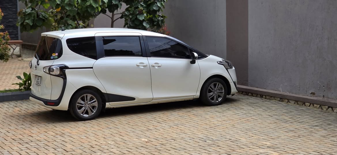 A picture of 2016 Toyota sienta for sale