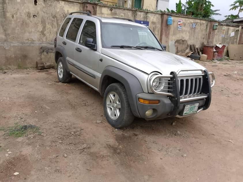 A picture of 2003 Liberty Jeep
