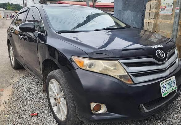 A picture of Registered 2010 Toyota Venza 4plugs neatly used