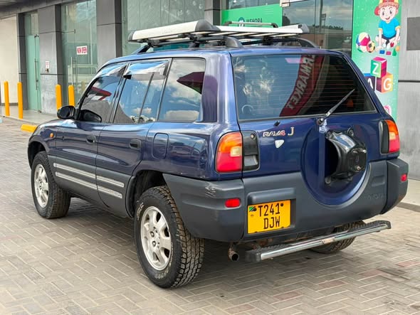 A picture of RAV 4