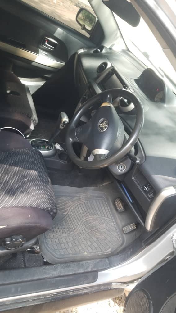 A picture of TOYOTA IST FULL AC FULL DOC M 8.7 CHAP 0745999208