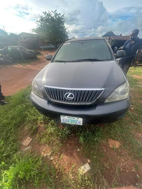 A picture of Distress sale Rx 330 Accidented and roof is damaged