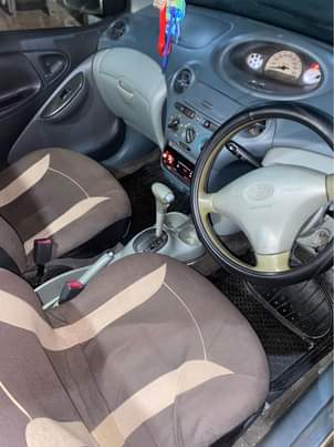 A picture of Toyota vitz 00 AUTO Call 57076144