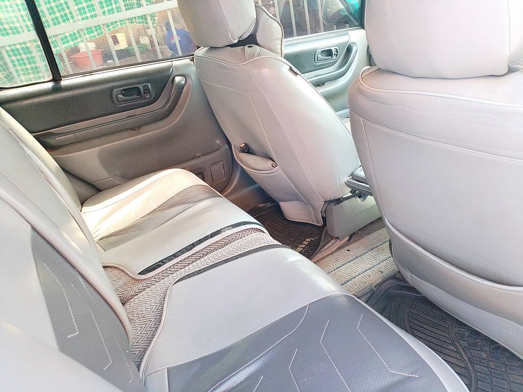 A picture of Honda CRV 7 5 millions CALL 0786 92 82 59