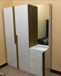 A picture of OFFER KWA LAKI 4 TU KABATI KUBWA SANA PIGA 7666