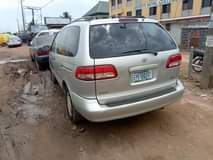 A picture of 2002 2003 Toyota sienna Pure first body but smoking engine