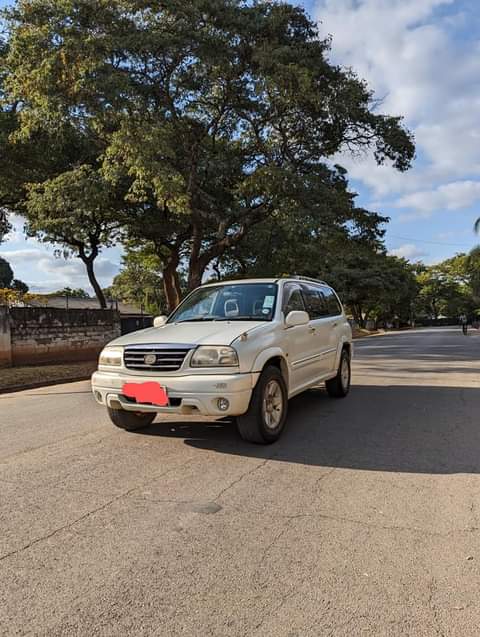 suzuki escudo