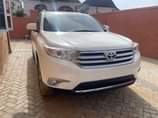 A picture of Tokunbo Toyota Highlander 2013 model limited edition fullest option first