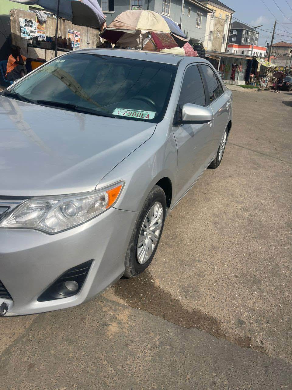 A picture of Toyota Camry LE 2013 model