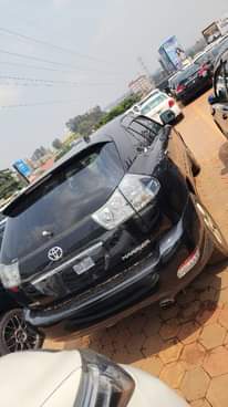 A picture of Toyota Harrier model 2009