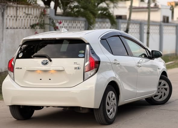A picture of 2016 Toyota aqua hybrid