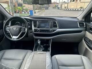 A picture of Toyota Highlander 2016 Model