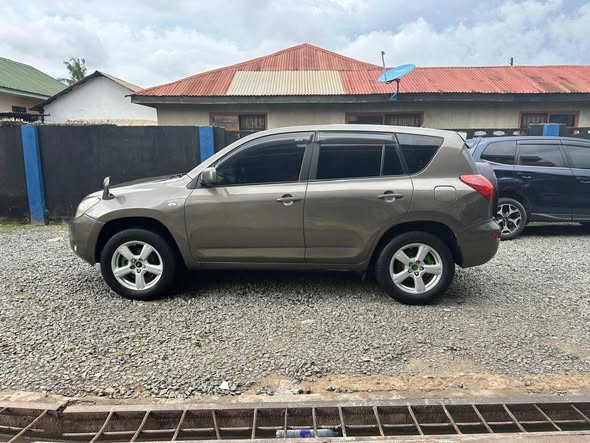 A picture of Toyota rav 4 miss tz