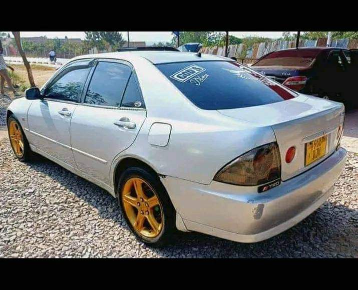used toyota altezza