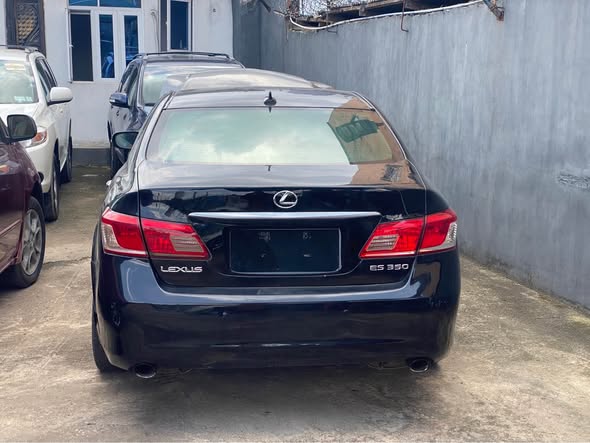 A picture of LEXUS ES350 2010 USED