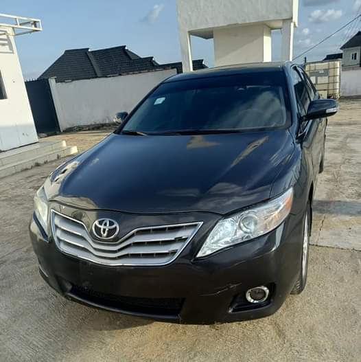 A picture of Toyota Camry mussle 08