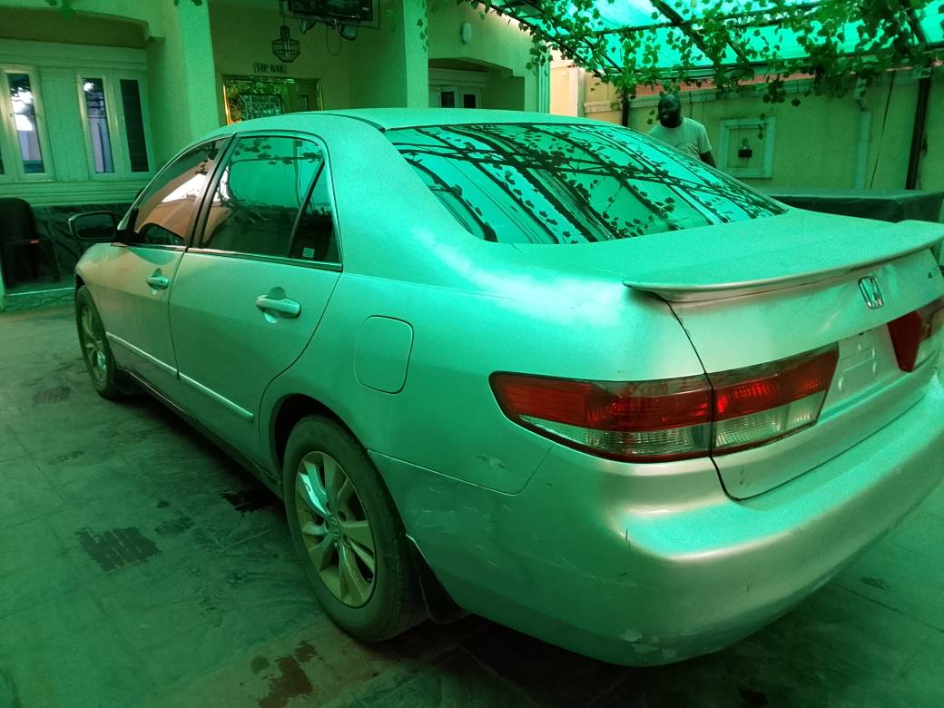 A picture of Honda Accord 2004model