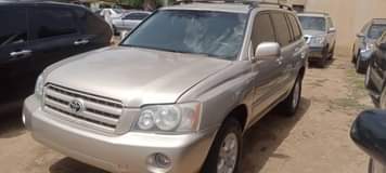 A picture of Neatly used Toyota highland 2005 Model With Duty Buy And
