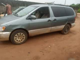 A picture of Toyota Sienna
