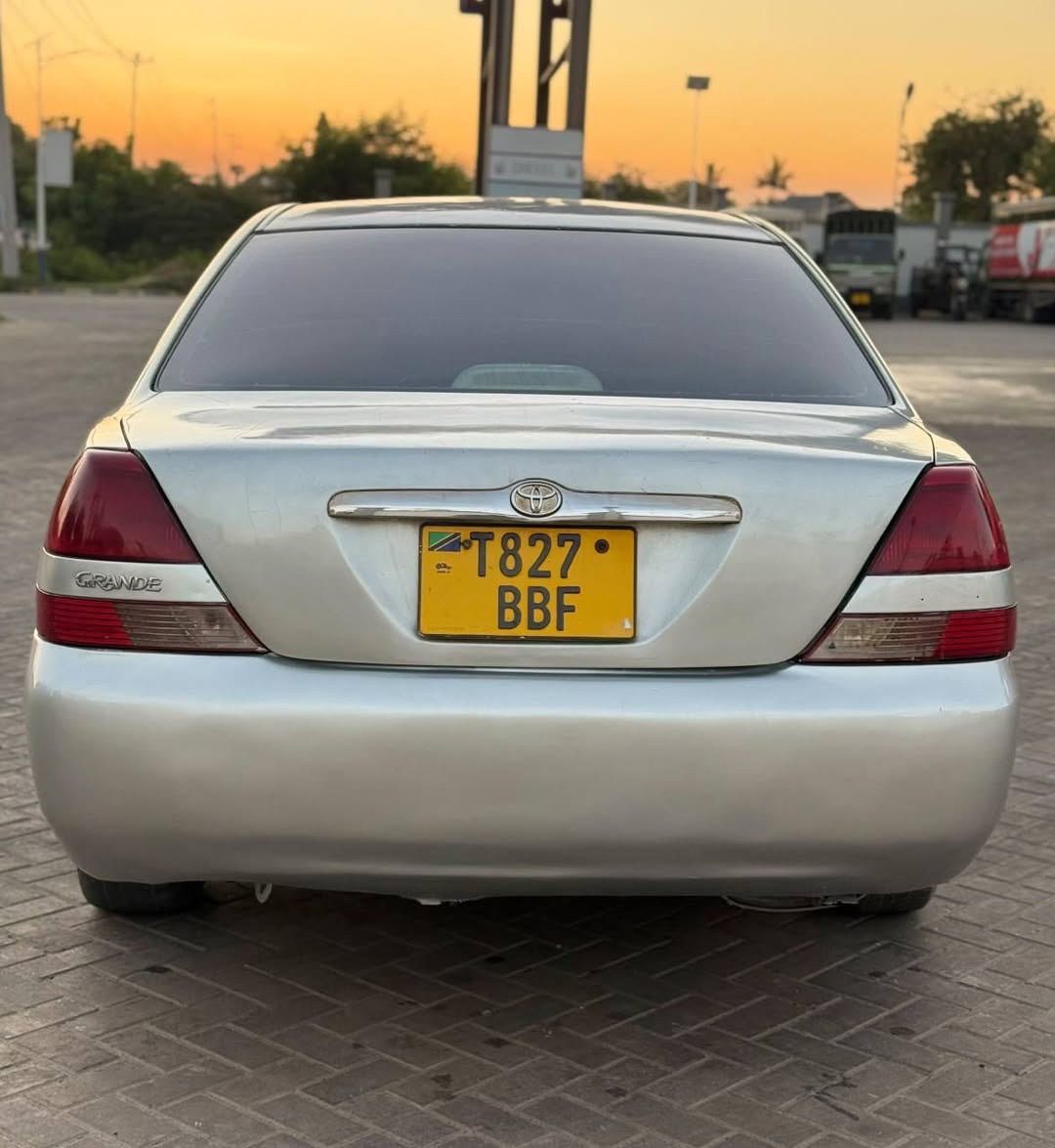 A picture of TOYOTA MARK2 GX110 REGBBF FULL A C GARI KALI SANA