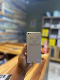 A picture of Vivo x7plus 128Gb 130k tu