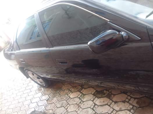 A picture of Carefully used Toyota Camry Pencil Light Untampered engine and gear
