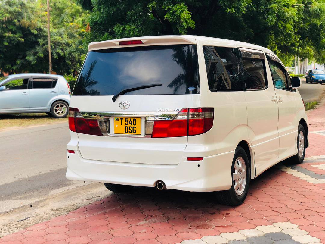 A picture of TOYOTA ALPHARD