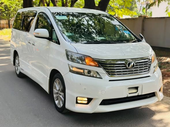 A picture of TOYOTA VELFIRE