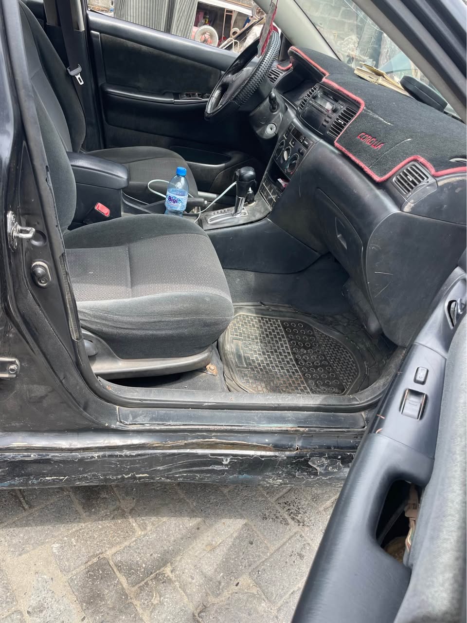 A picture of Toyota Corolla 2004