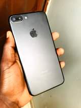 A picture of iPhone 7 Plus 32gb at 330k