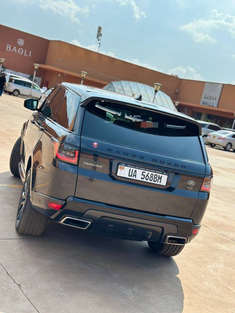 A picture of Range Rover sport