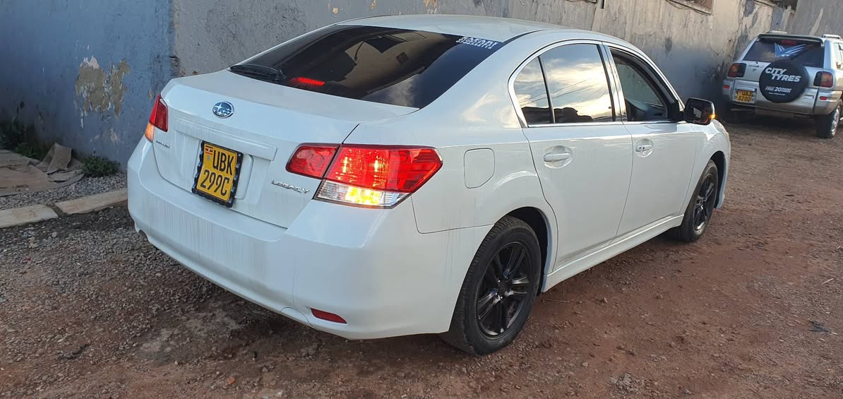 A picture of Subaru legacy b9 model 2009