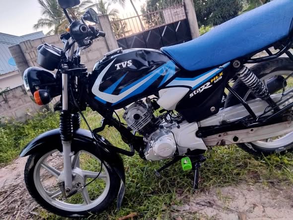 A picture of TVS HLX STAR CC125 DY