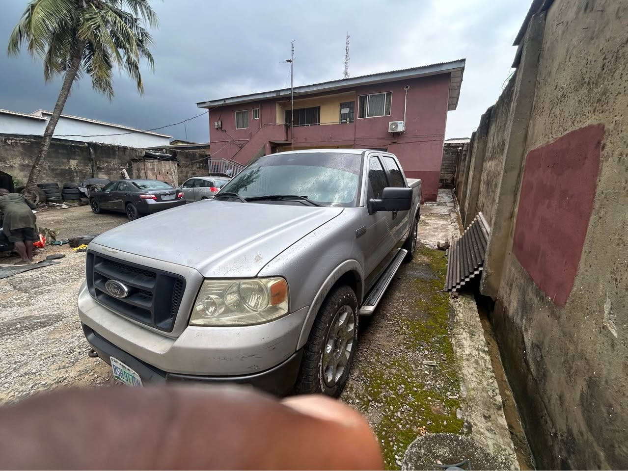 A picture of Nigeria used ford f150 2004 model