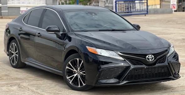 A picture of An extremely clean Nigeria used toyota camry SE 2019model with