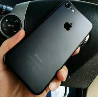 A picture of Iphone 7 plain