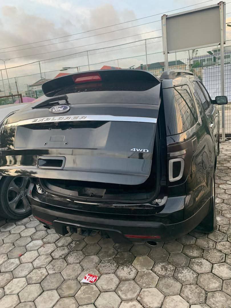 A picture of 2013 FORD EXPLORER foreign use