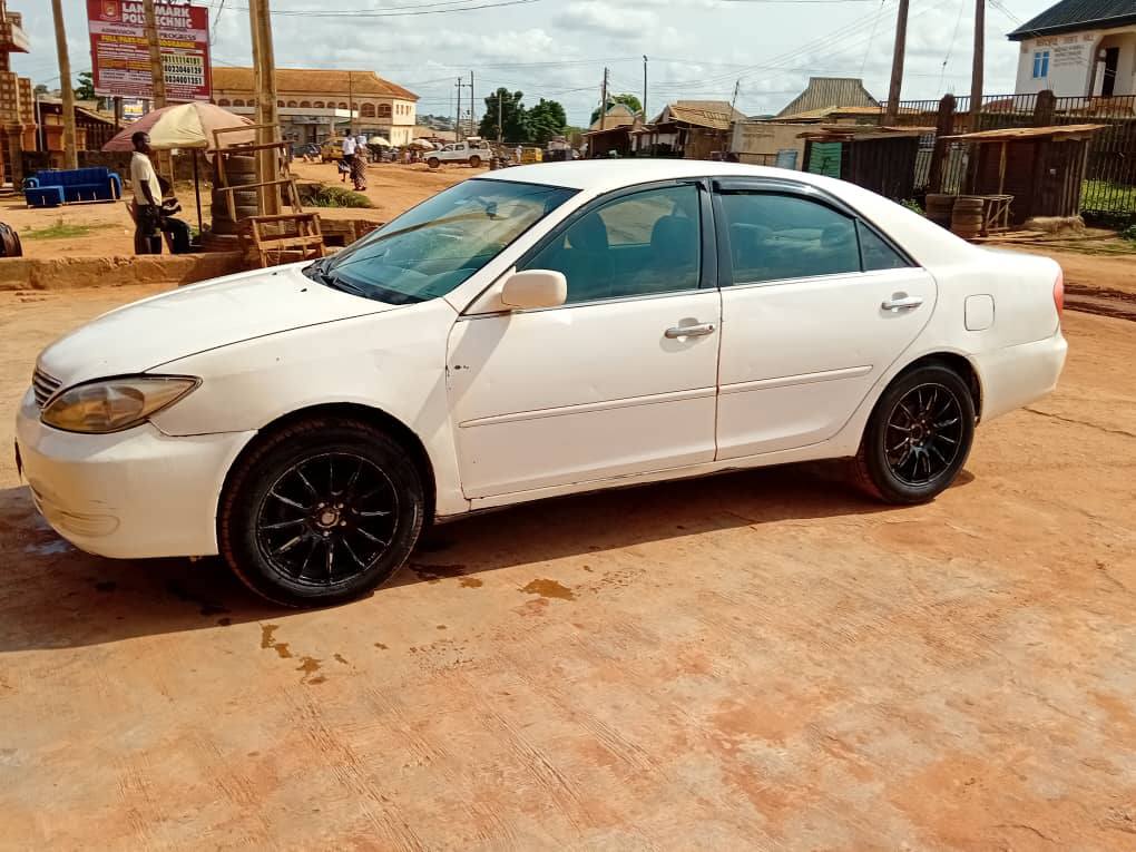 A picture of Superclean 2003 Toyota Camry Bigdaddy 