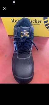 A picture of SAFETY BOOTS
