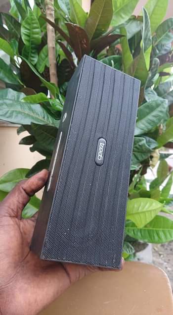 A picture of nakupa dungu bluetooth spika used from UK kwa bei rahisi