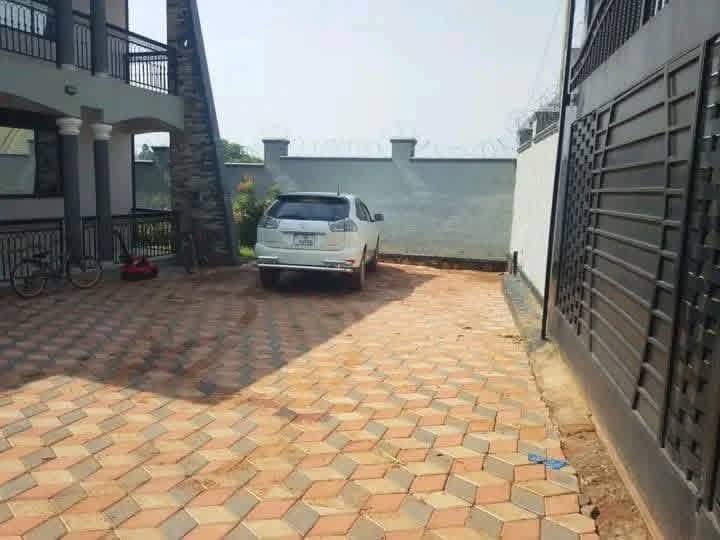A picture of House for sale at 470m ush at Mpererwe Kitagobwa has