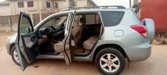 A picture of Rav4 2008 model